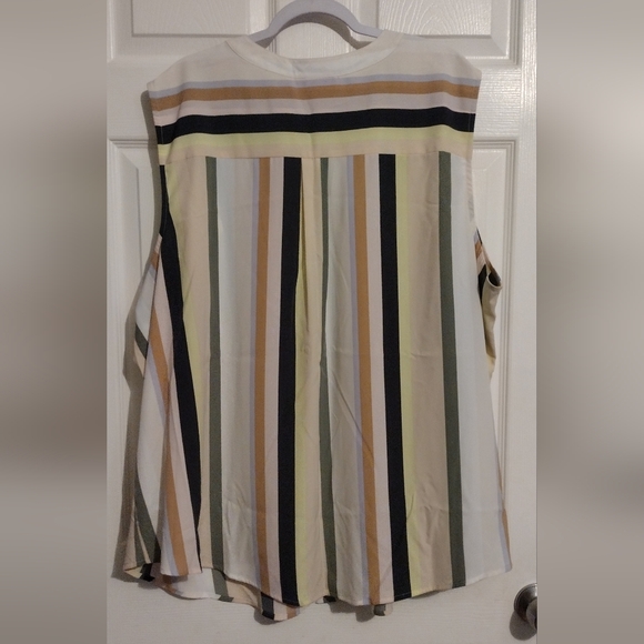 EVRI Sleeveless Striped Blouse size 4X. - Picture 4 of 4
